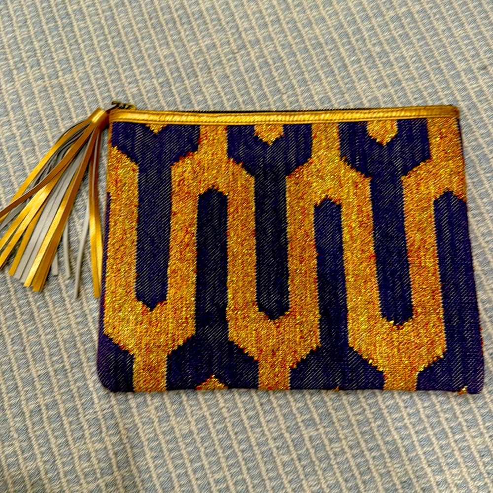 Wknd Wyfr Clutch